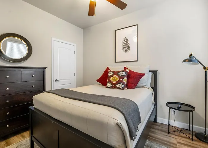 Mountain Peaks Getaway 4br4ba Pet-friendly Ac Near Downtown Trails Villa Flagstaff