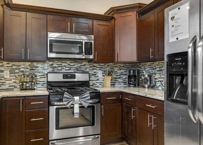 Mountain Peaks Getaway 4br4ba Pet-friendly Ac Near Downtown Trails Villa *