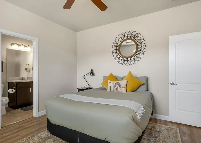 Mountain Peaks Getaway 4br4ba Pet-friendly Ac Near Downtown Trails *