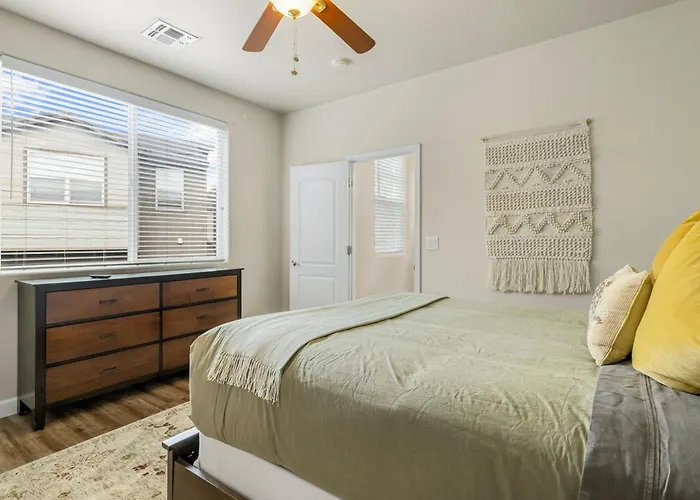Mountain Peaks Getaway 4br4ba Pet-friendly Ac Near Downtown Trails Villa Flagstaff