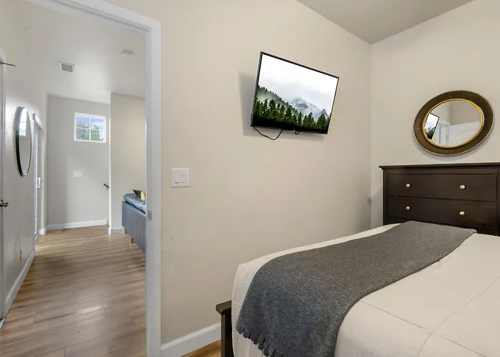 Villa Mountain Peaks Getaway 4br4ba Pet-friendly Ac Near Downtown Trails Flagstaff